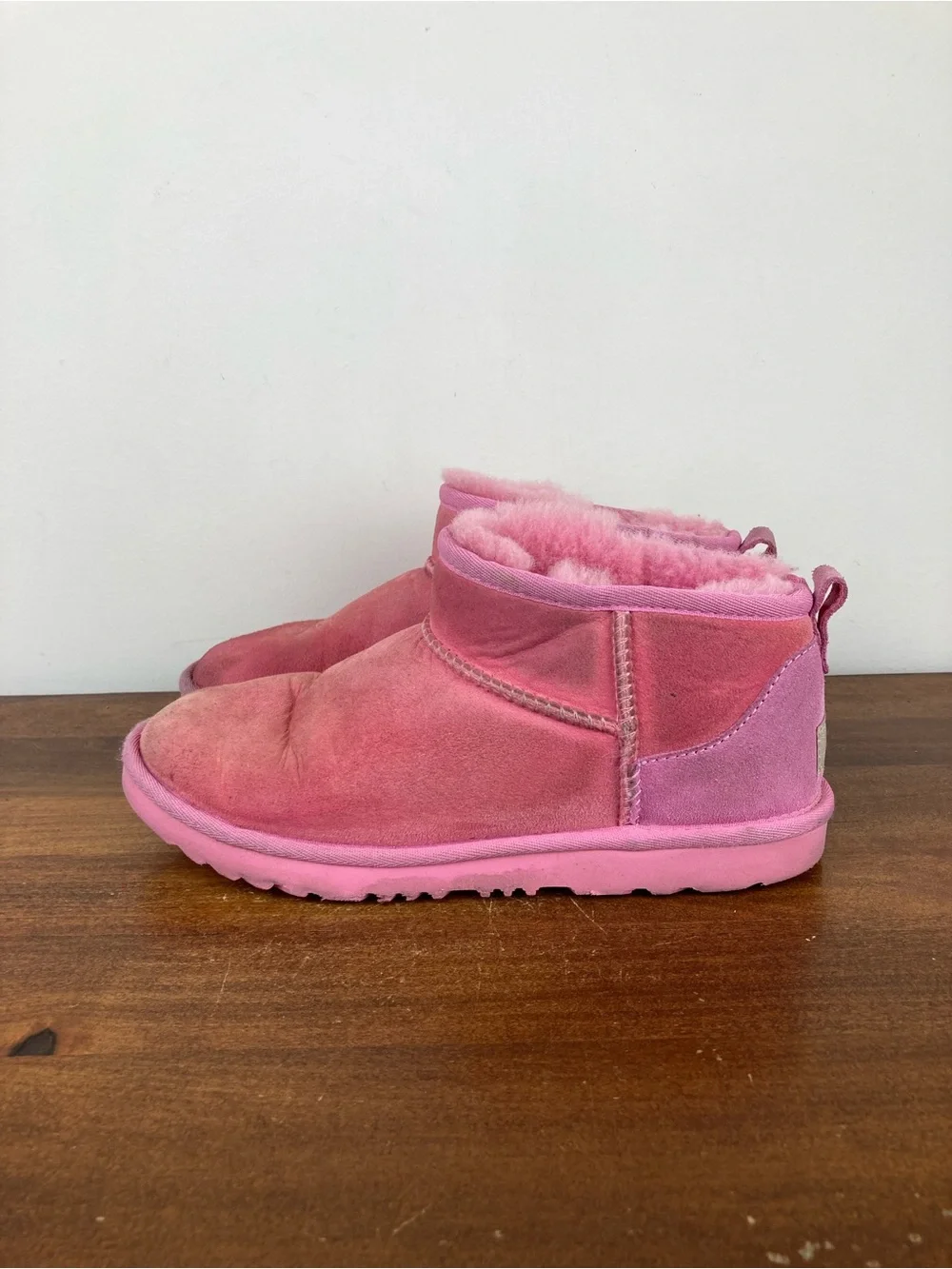 UGG Kids Classic Ultra Mini II Boots Booties Pink 1130750K Youth Girls Size 6.